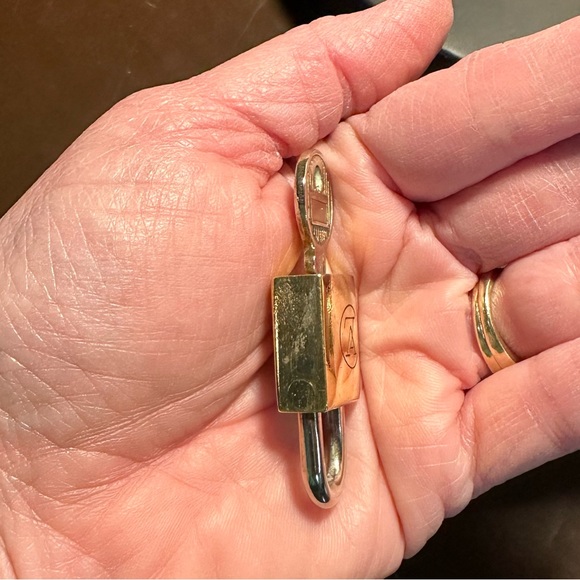 LV Lock and Key # 233 - Picture 6 of 7